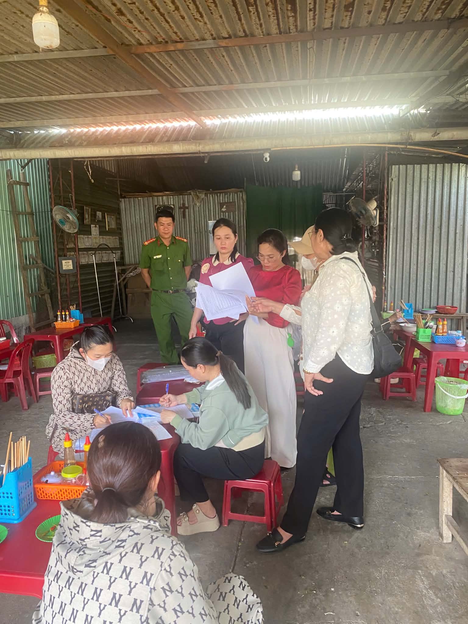 XÃ SƠN HOÀ TRIỂN KHAI CÔNG TÁC KIỂM TRA LIÊN NGÀNH VỀ AN TOÀN THỰC PHẨM