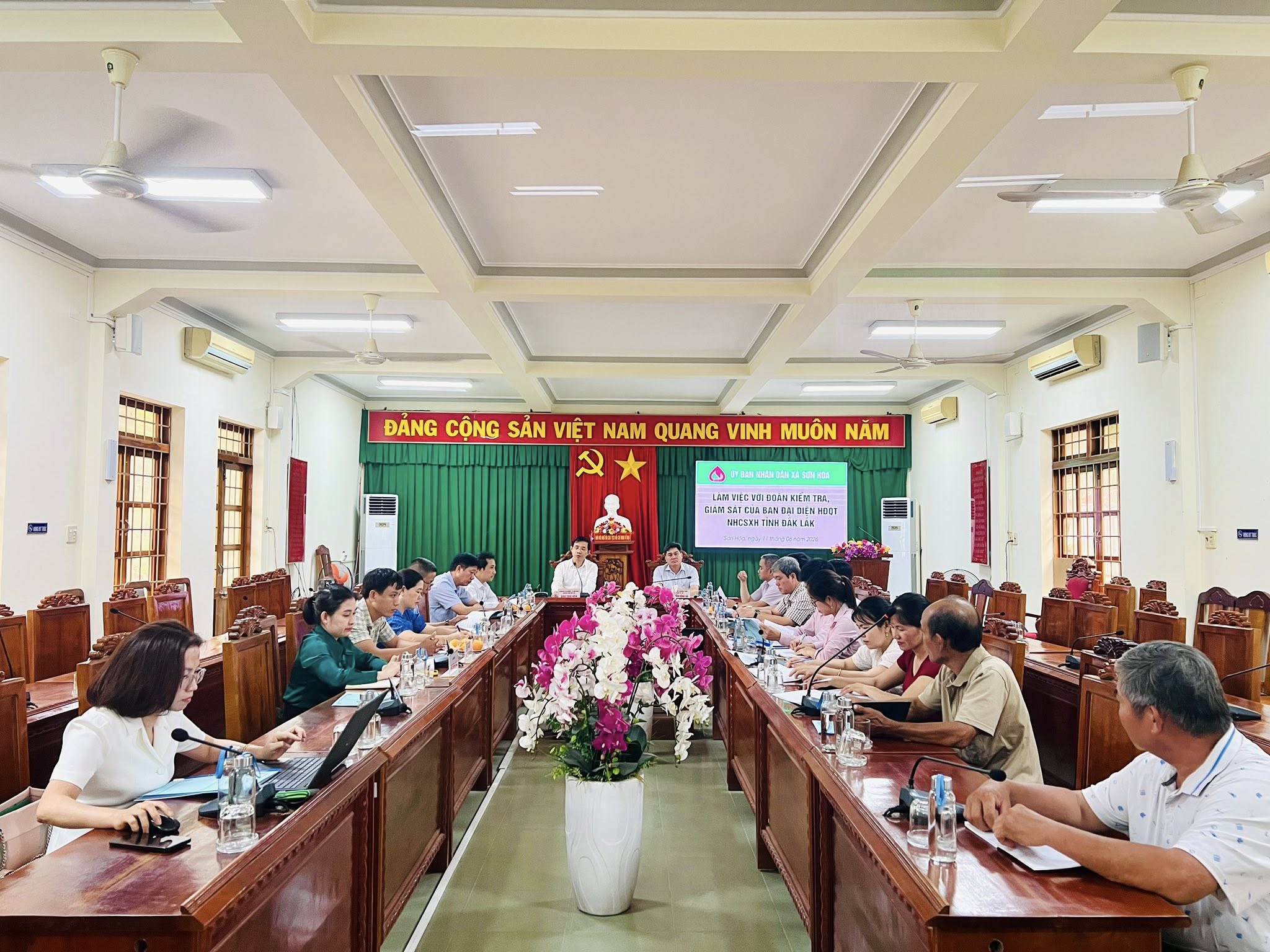 Ban đại diện HĐQT Ngân hàng Chính sách xã hội tỉnh Đắk Lắk kiểm tra, giám sát hoạt động tín dụng chính sách tại xã Sơn Hòa