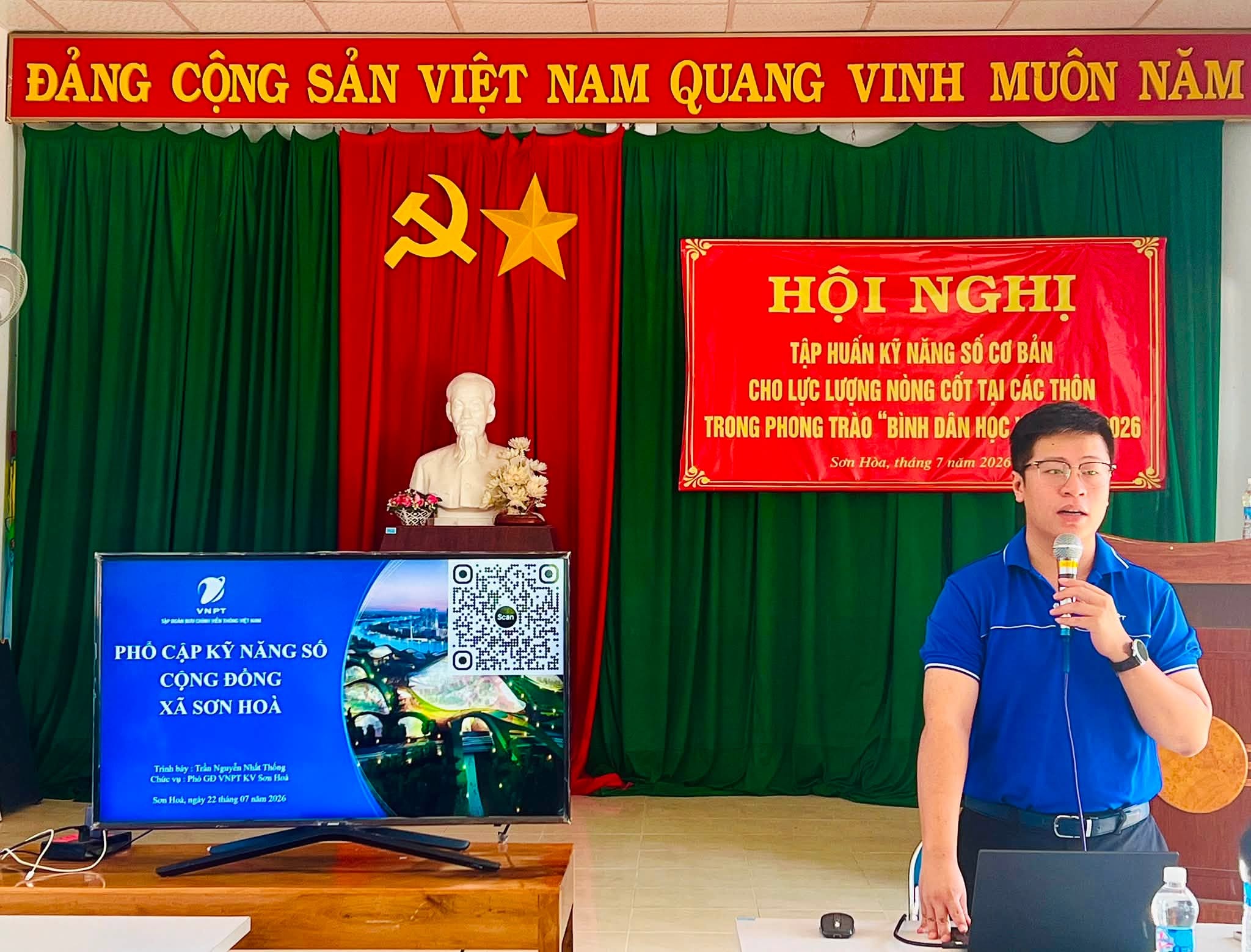 Xã Sơn Hòa tổ chức tập huấn kỹ năng số cơ bản cho lực lượng nòng cốt tại các thôn trong phong trào "Bình dân học vụ số" năm 2026
